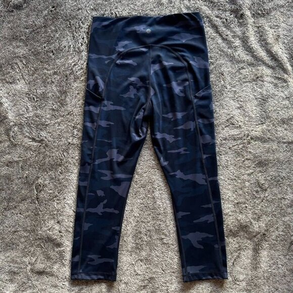 Athleta Ultimate Stash Pocket Camo Capri Sz S - Picture 8 of 8